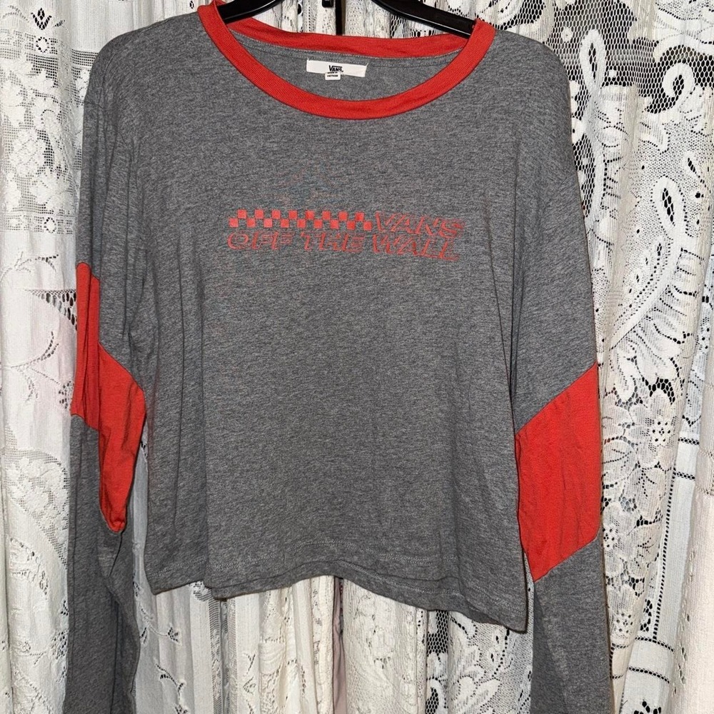 Vans off the wall pullover top